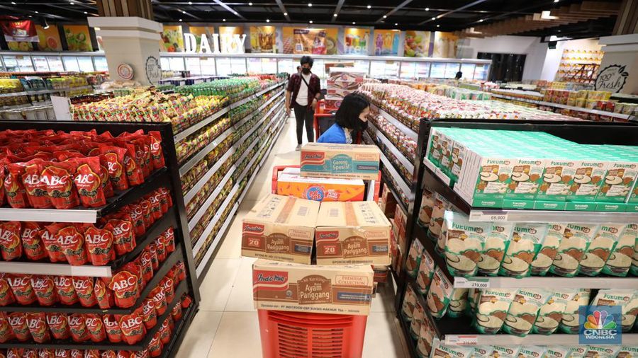 Aneka Syrup di Transmart Cempaka Putih. (CNBC Indonesia/Tri Susilo)