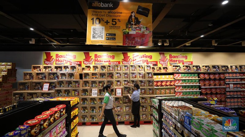 Aneka Syrup di Transmart Cempaka Putih. (CNBC Indonesia/Tri Susilo)