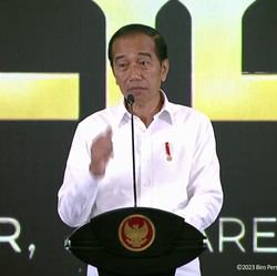 Jokowi Pusing Gara-gara Bola, Ungkap Susahnya Jadi Tuan Rumah