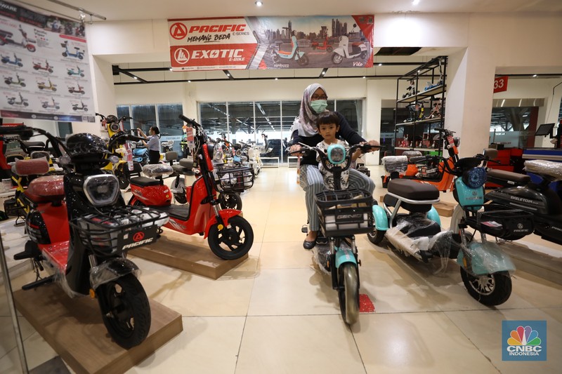 Promo Aneka Sembako di Transmart Cempaka Putih (CNBC Indonesia/Tri Susilo) Promo Aneka Sembako di Transmart Cempaka Putih (CNBC Indonesia/Tri Susilo)