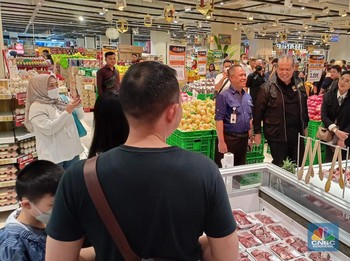 CT Turun Gunung Keliling Transmart Midnight Sale