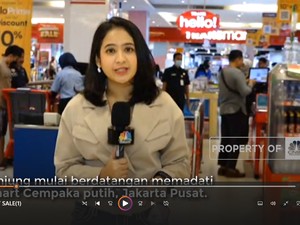 Sambut Midnight Sale, Transmart Cempaka Putih Penuh Sesak