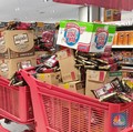 Penampakan Ibu-Ibu Borong Belanja di Midnight Sale Transmart