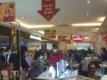 Pengunjung Serbu Transmart Cempaka Putih Jelang Midnight Sale