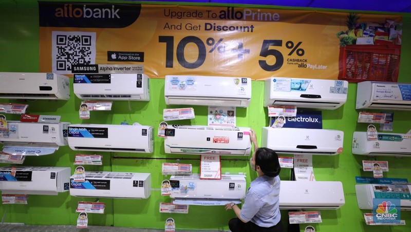 Promo Aneka Sembako di Transmart Cempaka Putih (CNBC Indonesia/Tri Susilo)