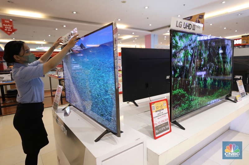 Promo Aneka Sembako di Transmart Cempaka Putih (CNBC Indonesia/Tri Susilo)