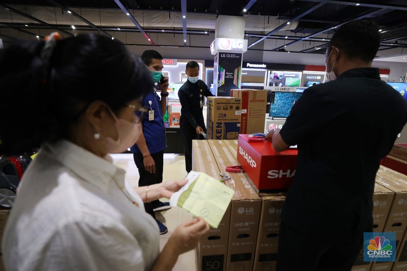 Transmart Midnight Sale (CNBC Indonesia/Tri Susillo) Transmart Midnight Sale (CNBC Indonesia/Tri Susillo)