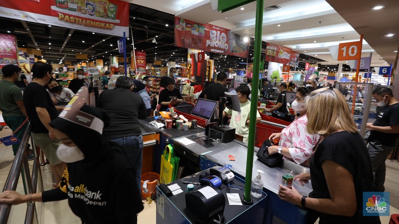 Transmart Midnight Sale (CNBC Indonesia/Tri Susillo) Transmart Midnight Sale (CNBC Indonesia/Tri Susillo)