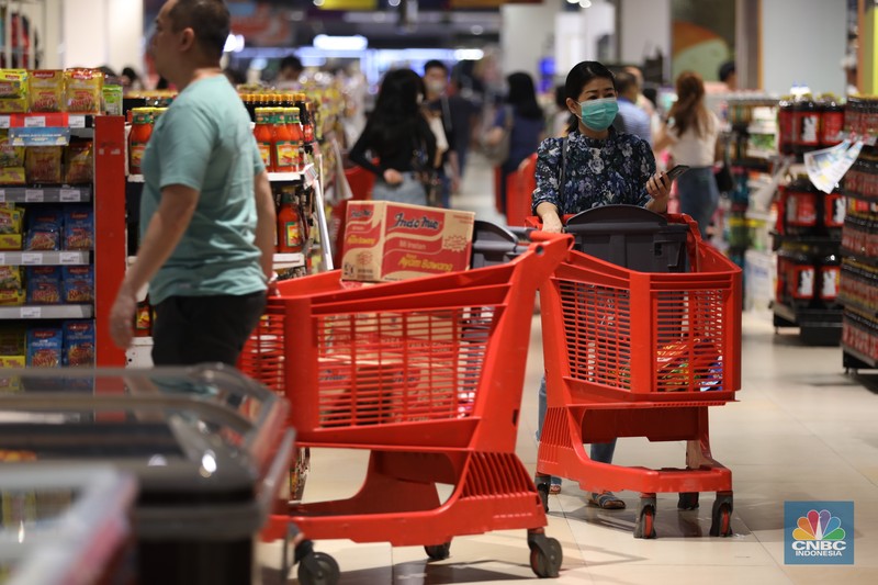 Transmart Midnight Sale (CNBC Indonesia/Tri Susillo)
