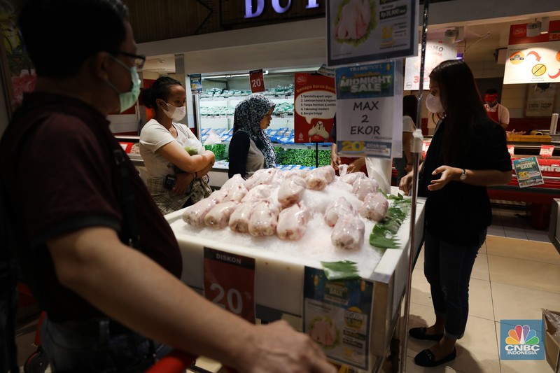 Transmart Midnight Sale (CNBC Indonesia/Tri Susillo) Transmart Midnight Sale (CNBC Indonesia/Tri Susillo)