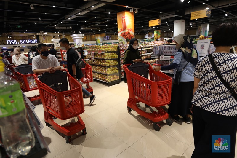 Transmart Midnight Sale (CNBC Indonesia/Tri Susillo)