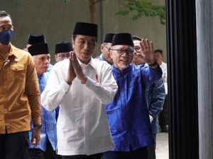Zulhas Sebut Jokowi Sudah Jadi Keluarga PAN Tanpa KTA