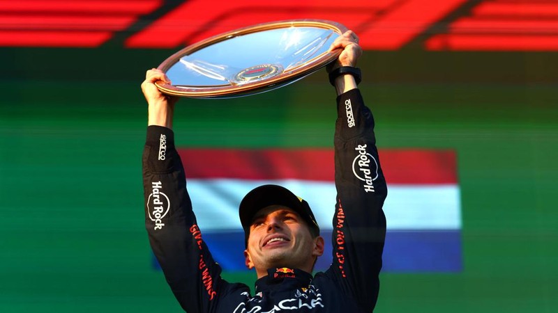 Pembalap Red Bull Max Verstappen dari Belanda balapan melalui tikungan selama Grand Prix Formula Satu Australia di Albert Park di Melbourne, Minggu, 2 April 2023. (AP/Asanka Brendon Ratnayake)