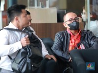 Diperiksa KPK, Rafael Dicecar Soal Tas & Save Deposit Box!