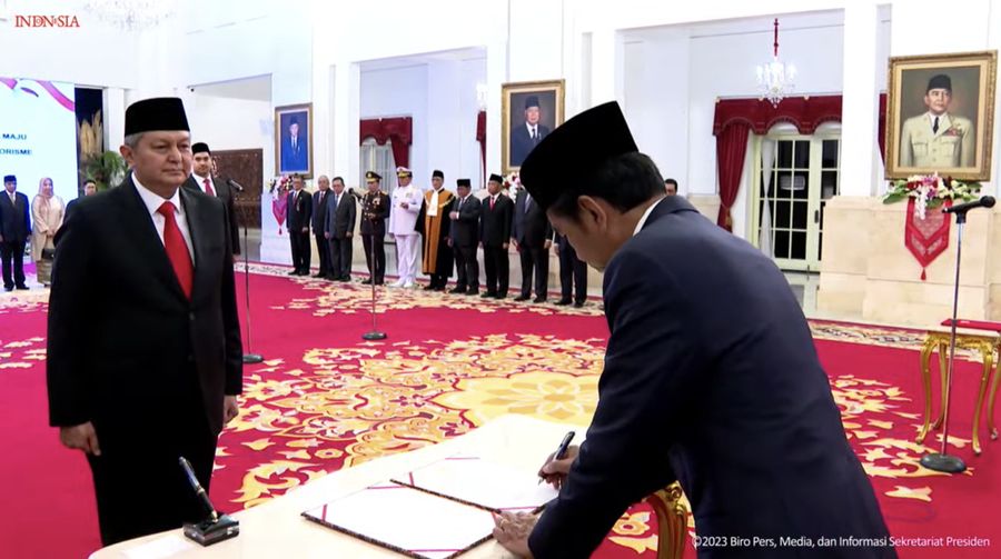 Presiden Jokowi Lantik Menpora dan Kepala BNPT, Istana Negara, 3 April 2023. (Tangkapan Layar Youtube Sekretariat Presiden)