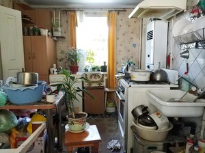 8 Kesalahan Ini Bikin Rumah Bau, Pengharum Ruangan Pun Nyerah!