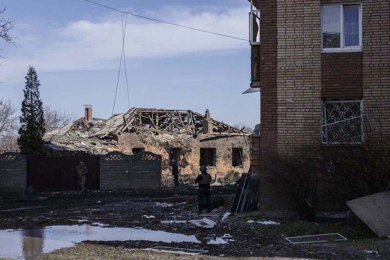 Sebuah serangan besar-besaran rudal Rusia mengguncang Ukraina, Minggu (2/4/2023). Serangan tersebut dilakukan di kota Kostyantynivka, Donbass, Ukraina Timur. (Anadolu Agency via Getty Images) Sebuah serangan besar-besaran rudal Rusia mengguncang Ukraina, Minggu (2/4/2023). Serangan tersebut dilakukan di kota Kostyantynivka, Donbass, Ukraina Timur. (Anadolu Agency via Getty Images)