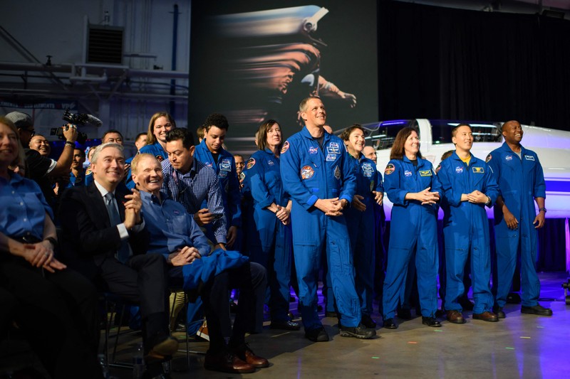 Awak misi Artemis II NASA (kiri ke kanan): astronot Badan Antariksa Kanada Jeremy Hansen astronot NASA Victor Glover, Reid Wiseman, dan Christina Hammock Koch selama pengenalan anggota awak Artemis II pada 3 April 2023. Awak misi Artemis II NASA (kiri ke kanan): astronot Badan Antariksa Kanada Jeremy Hansen astronot NASA Victor Glover, Reid Wiseman, dan Christina Hammock Koch selama pengenalan anggota awak Artemis II pada 3 April 2023. (Jonathan Newton/The Washington Post via Getty Images)