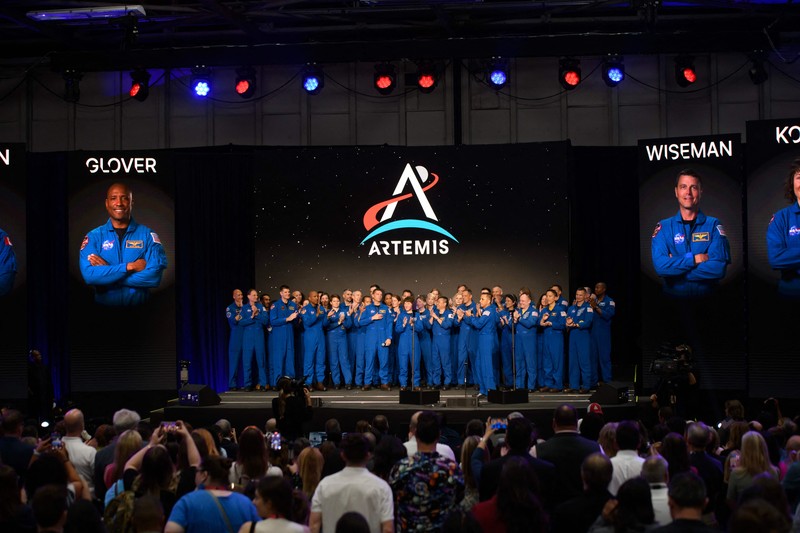 Awak misi Artemis II NASA (kiri ke kanan): astronot Badan Antariksa Kanada Jeremy Hansen astronot NASA Victor Glover, Reid Wiseman, dan Christina Hammock Koch selama pengenalan anggota awak Artemis II pada 3 April 2023. Awak misi Artemis II NASA (kiri ke kanan): astronot Badan Antariksa Kanada Jeremy Hansen astronot NASA Victor Glover, Reid Wiseman, dan Christina Hammock Koch selama pengenalan anggota awak Artemis II pada 3 April 2023. (Jonathan Newton/The Washington Post via Getty Images)
