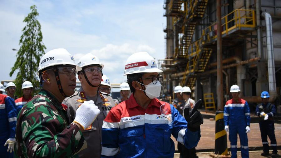 Direksi PT Kilang Pertamina Internasional melakukan kunjungan kerja ke Kilang Dumai, Minggu (02/04/2023). (Dok: PT Kilang Pertamina Internasional)