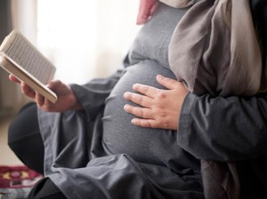 Surat Maryam untuk Ibu Hamil dan Bacaannya Ayat 1-11