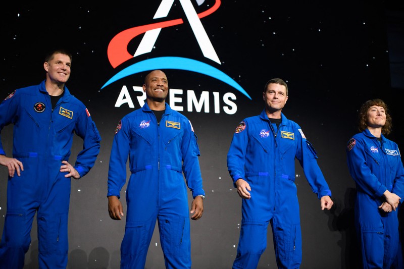 Awak misi Artemis II NASA (kiri ke kanan): astronot Badan Antariksa Kanada Jeremy Hansen astronot NASA Victor Glover, Reid Wiseman, dan Christina Hammock Koch selama pengenalan anggota awak Artemis II pada 3 April 2023. Awak misi Artemis II NASA (kiri ke kanan): astronot Badan Antariksa Kanada Jeremy Hansen astronot NASA Victor Glover, Reid Wiseman, dan Christina Hammock Koch selama pengenalan anggota awak Artemis II pada 3 April 2023. (Jonathan Newton/The Washington Post via Getty Images)
