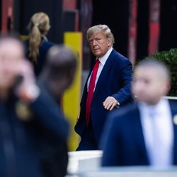 Tok! Donald Trump Ditahan