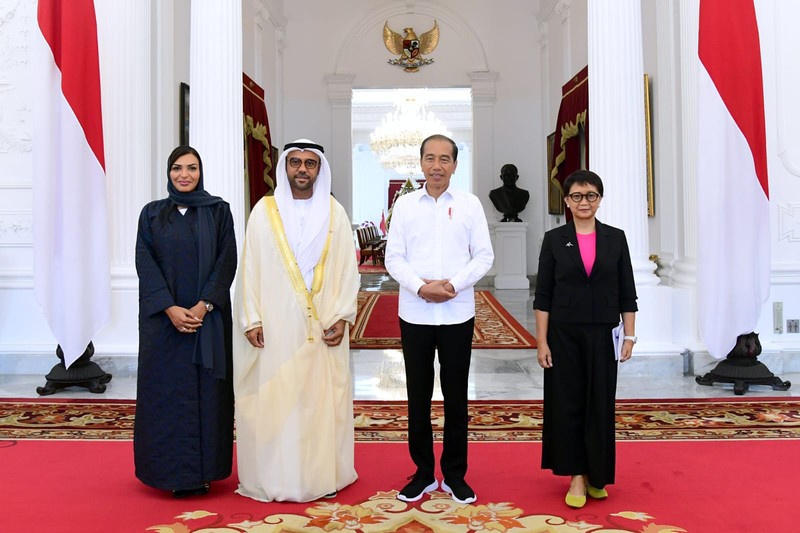Presiden Joko Widodo melakukan pertemuan dengan Duta Besar Uni Emirat Arab untuk Indonesia Abdullah Salem Obaid Al Dhaheri, Selasa (4/4/2023). Terdapat tiga hal yang menjadi pembahasan. (Twitter @setkabgoid)