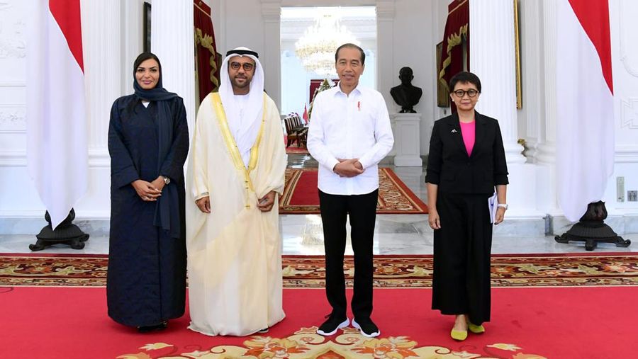 Presiden Joko Widodo melakukan pertemuan dengan Duta Besar Uni Emirat Arab untuk Indonesia Abdullah Salem Obaid Al Dhaheri, Selasa (4/4/2023). Terdapat tiga hal yang menjadi pembahasan. (Twitter @setkabgoid)
