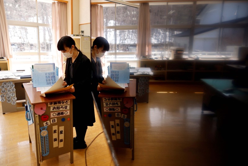 Sekolah menengah pertama Yumoto di Prefektur Fukushima, salah satu dari cerita suram sekolah di Jepang yang bakal tutup. (REUTERS/ISSEI KATO)