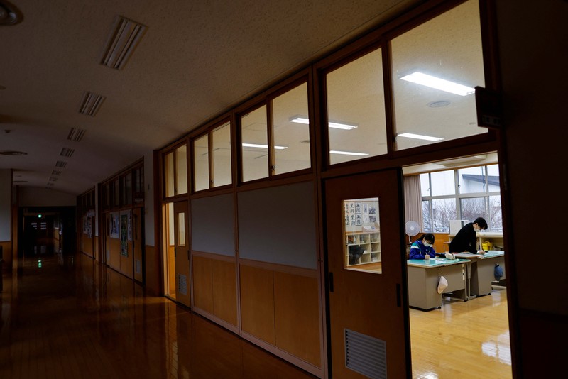 Sekolah menengah pertama Yumoto di Prefektur Fukushima, salah satu dari cerita suram sekolah di Jepang yang bakal tutup. (REUTERS/ISSEI KATO)