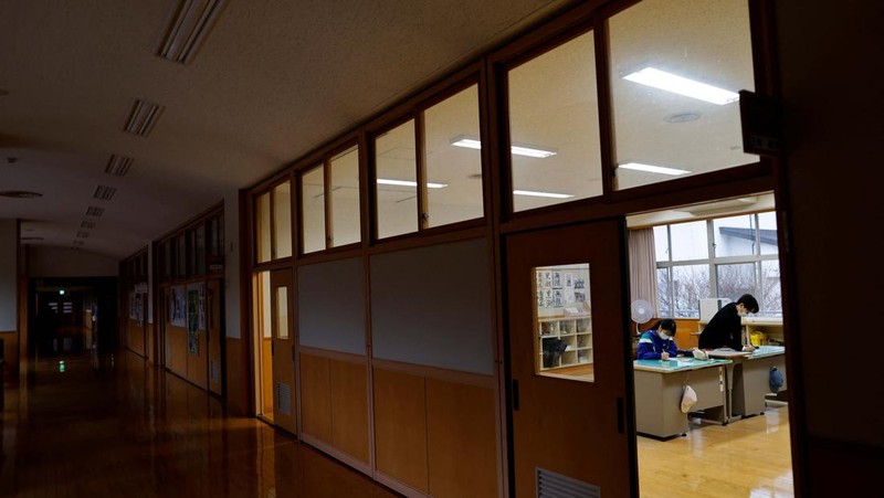 Sekolah menengah pertama Yumoto di Prefektur Fukushima, salah satu dari cerita suram sekolah di Jepang yang bakal tutup. (REUTERS/ISSEI KATO)