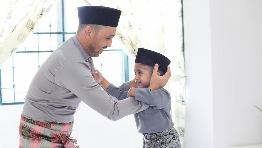 Ilustrasi Pose Foto Keluarga Lebaran