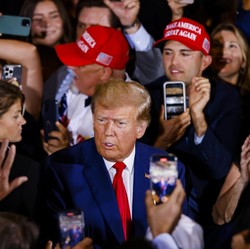 Usai Ditahan Donald Trump Buka Suara: AS Masuk Neraka