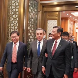 Luhut Dorong Jokowi, Kirim Orang RI 'Curi' Teknologi China