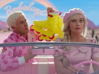 Margot Robbie & Ryan Gosling Tampil Serba Pink di Film Barbie