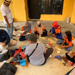 PTBA Latih Warga Binaan Lapas Olah Limbah Jadi Kerajinan