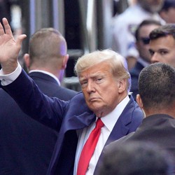 Donald Trump Bak Jatuh Ketimpa Tangga, Sah Didakwa Kasus Lagi