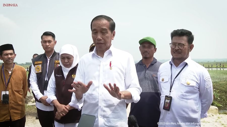 Keterangan Pers Presiden Jokowi usai tanam padi bersama petani di Tuban, (6/4/2023). (Tangkapan layar youtube Setpres RI)