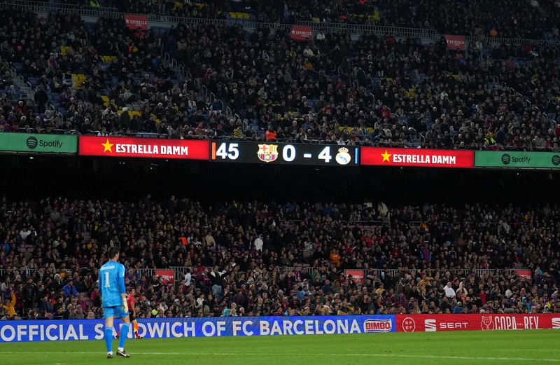 Real Madrid melenggang ke final Copa del Rey usai menghajar Barcelona di Camp Nou 4-0. (Getty Images/Alex Caparros) Real Madrid melenggang ke final Copa del Rey usai menghajar Barcelona di Camp Nou 4-0. (Getty Images/Alex Caparros)melenggang ke final Copa del Rey usai menghajar Barcelona di Camp Nou 4-0. (Getty Images/Alex Caparros)