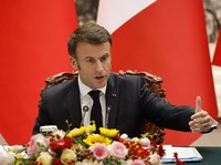 Bye AS! Macron Sebut Prancis Tak Akan Jadi 'Bawahan' Amerika