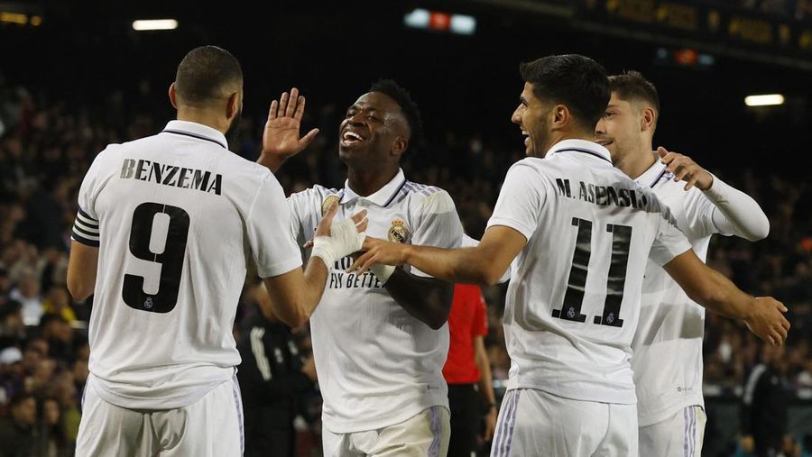 Real Madrid melenggang ke final Copa del Rey usai menghajar Barcelona di Camp Nou 4-0. (Getty Images/Alex Caparros)melenggang ke final Copa del Rey usai menghajar Barcelona di Camp Nou 4-0. (Getty Images/Alex Caparros)