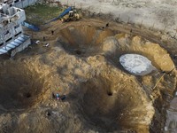 Potret Sisa Serangan Roket Israel ke Jalur Gaza, Tanah Bolong