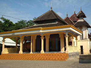 Kisah Masjid Tiban di Blitar yang Ditemukan Mbah Wali