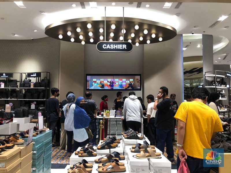 Metro Late Night Shopping di Metro Cibubur. Metro Late Night Shopping di Metro Cibubur. (CNBC Indonesia/Rindi Salsabilla)