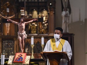 Warna Liturgi Malam Paskah serta Rangkaian Ibadahnya