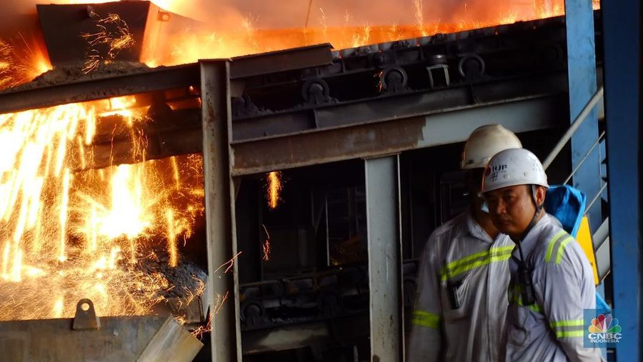 Pabrik Feronikel PT Halmahera Jaya Produksi (PT HJF) Harita Group kapasitas 800 ribu ton per tahun di Pulau Obi, Halmahera Selatan, Maluku Utara. (CNBC Indonesia/Suhendra)