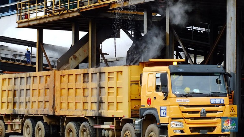 Pabrik Feronikel PT Halmahera Jaya Produksi (PT HJF) Harita Group kapasitas 800 ribu ton per tahun di Pulau Obi, Halmahera Selatan, Maluku Utara. (CNBC Indonesia/Suhendra)