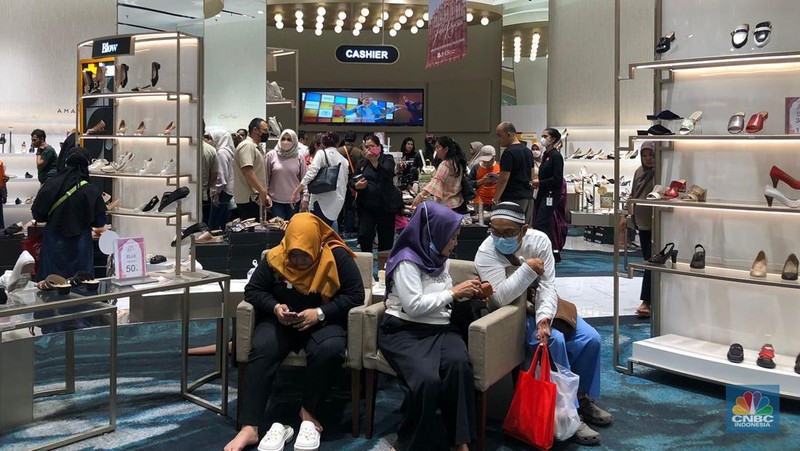 Metro Late Night Shopping di Metro Cibubur. (CNBC Indonesia/Rindi Salsabilla)