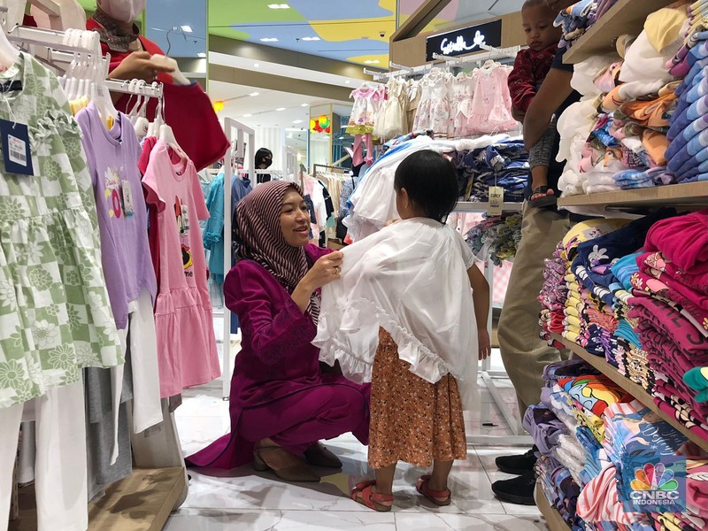 Metro Late Night Shopping di Metro Cibubur. Metro Late Night Shopping di Metro Cibubur. (CNBC Indonesia/Rindi Salsabilla)